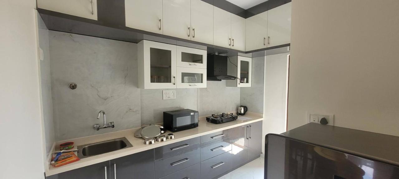Castle Hsr Sarjapur Road Apartamento Bangalore Exterior foto